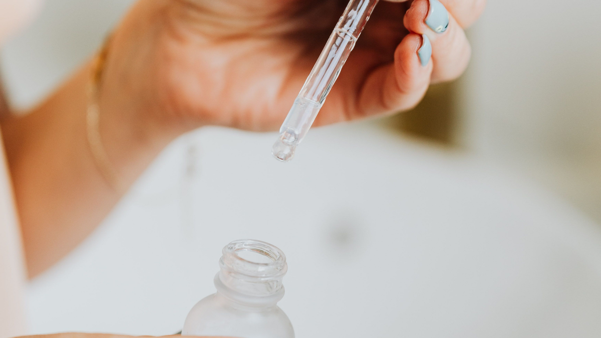 Nauaufnahme Ampulle Skincare Produkt
