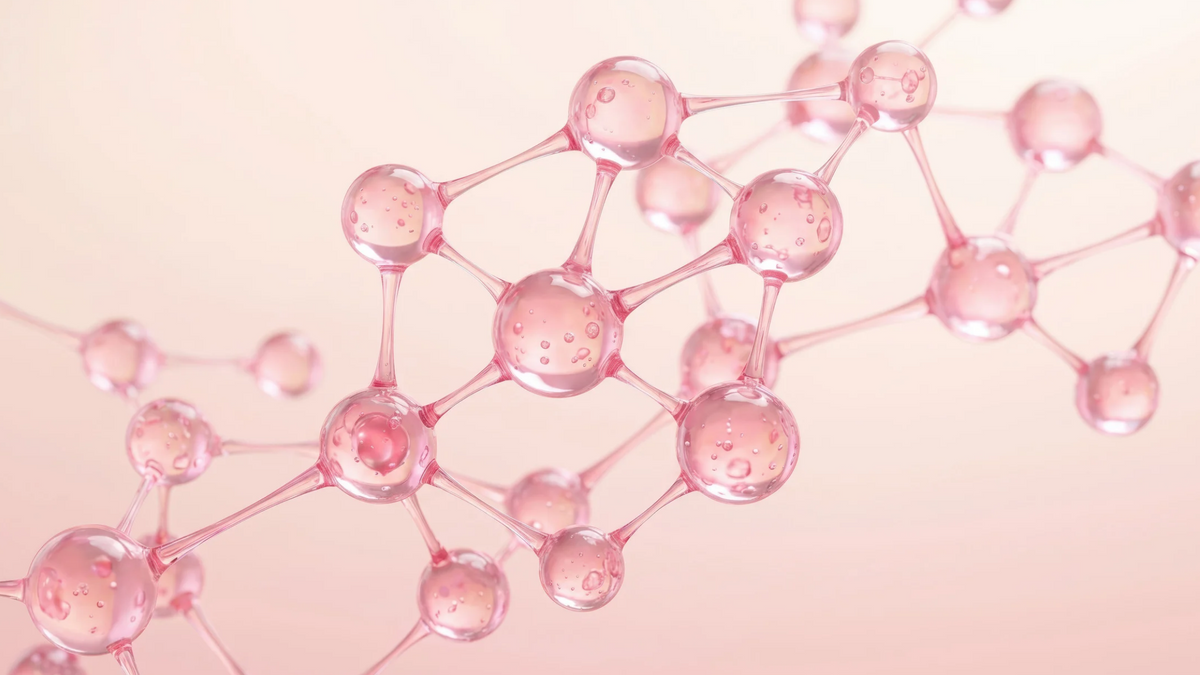 Pinke Molkekühle schweben im rosa Raum